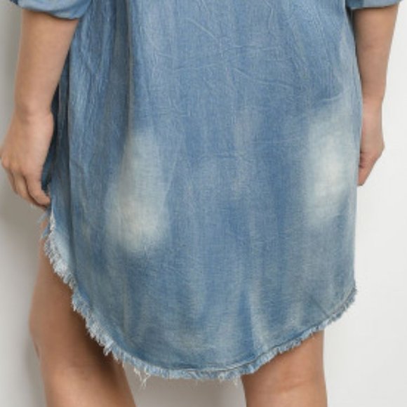LIGHT BLUE BUTTON DOWN DENIM DRESS - Picture 3 of 7